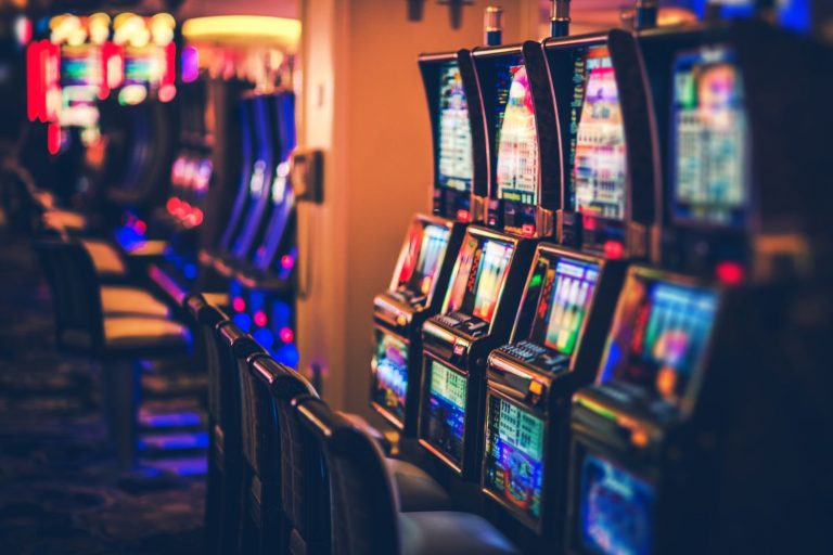 How to play slot games